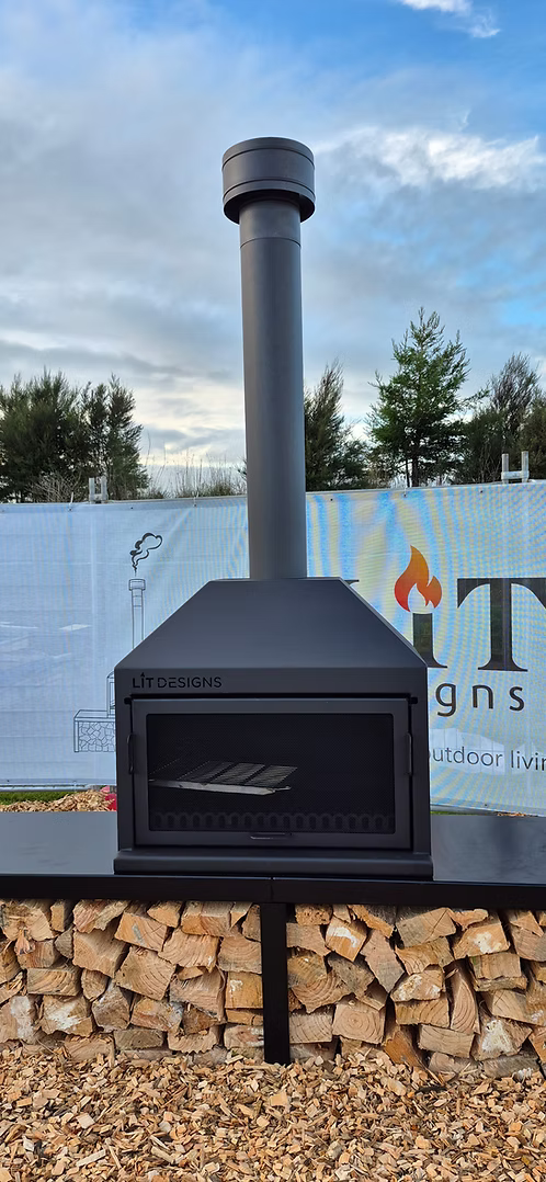 Freestanding 900 Fireplace & Plinth