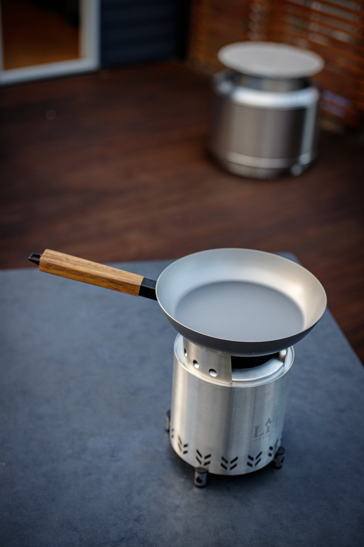 Portable solo stove campfire