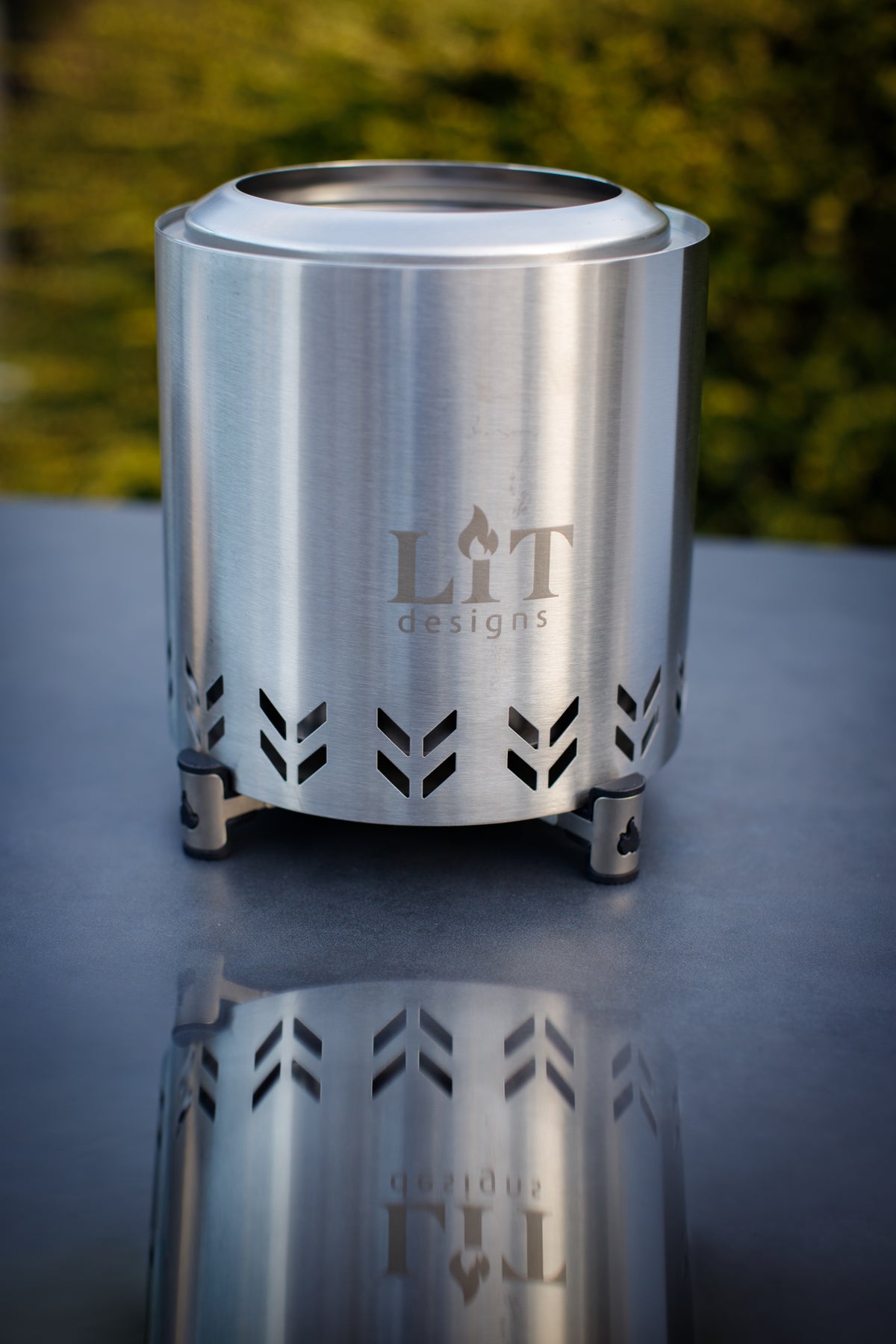 Lit Living stainless steel table top fire pit